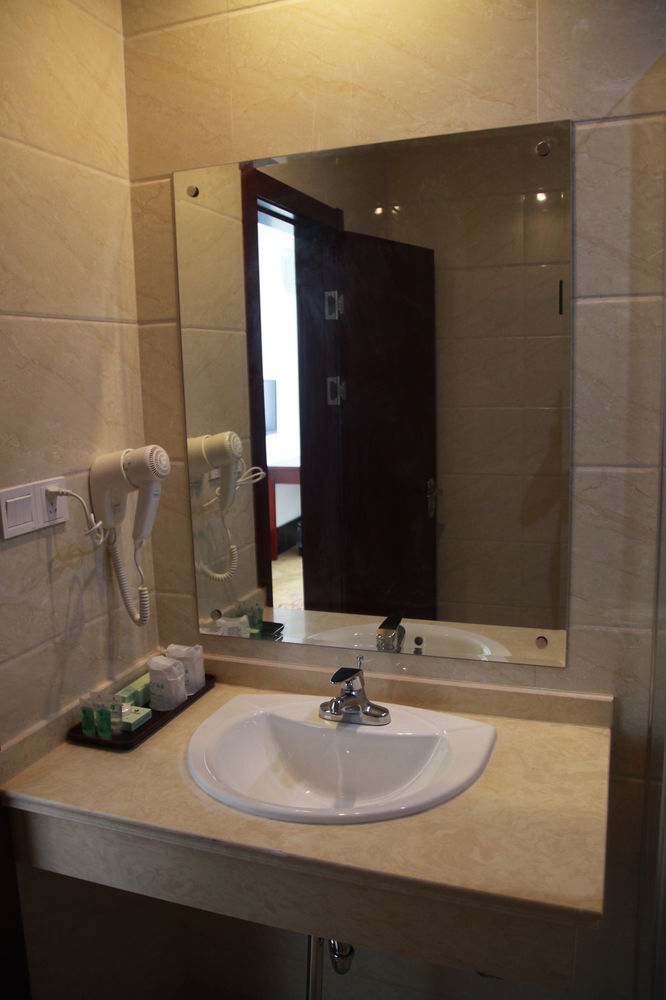 Shanghai Shuiting Holiday Hotel ภายนอก รูปภาพ